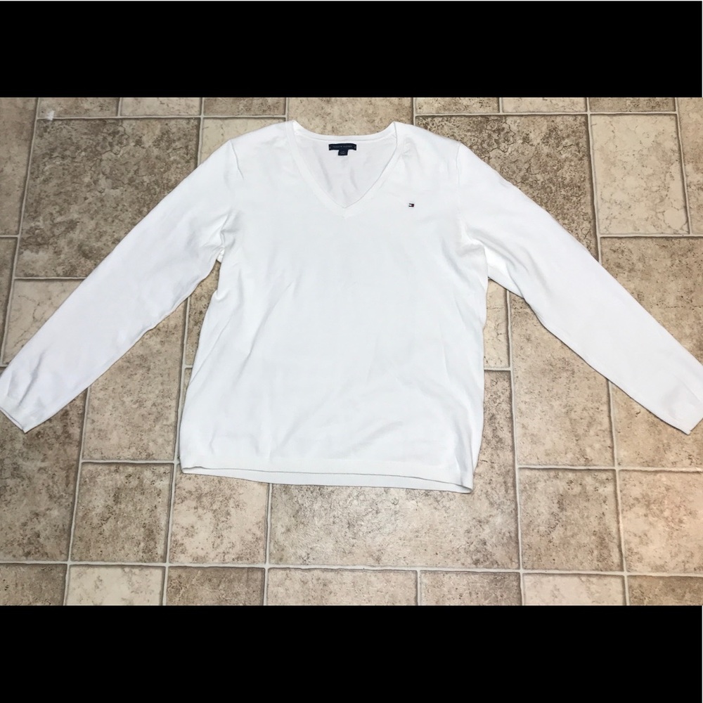 Large Tommy Hilfiger v neck sweater